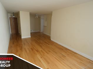 650 W Wrightwood Ave #206, Chicago, IL 60614