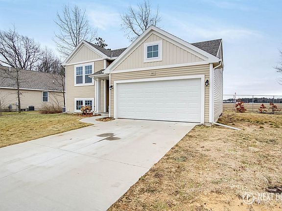 4th image of 883 Torrie Cir