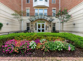 400 Cameron Station Blvd APT 102, Alexandria, VA 22304