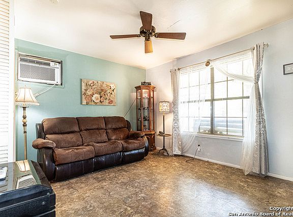 5th image of 3926 Manchester Dr