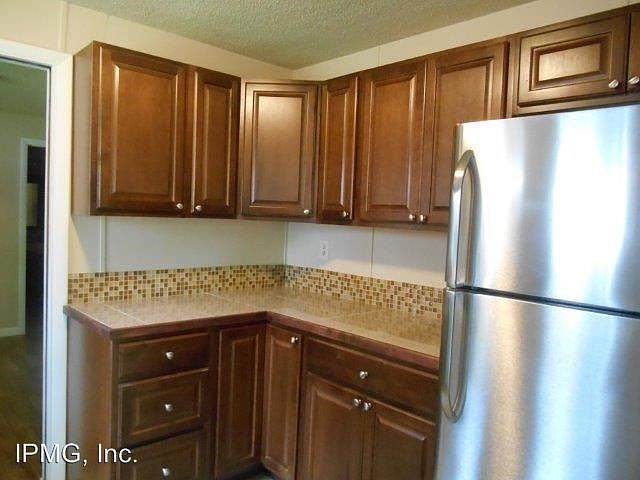 2nd image of 2760 Harlow Rd