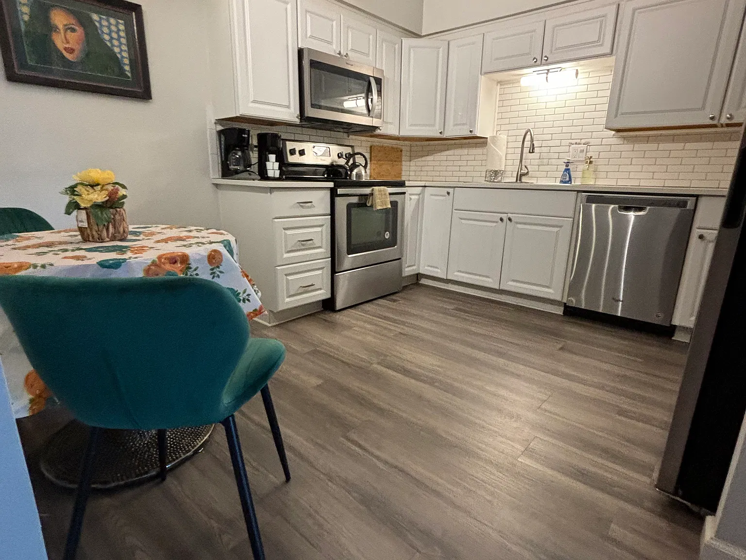 357 E Thomas Rd — Photo 3