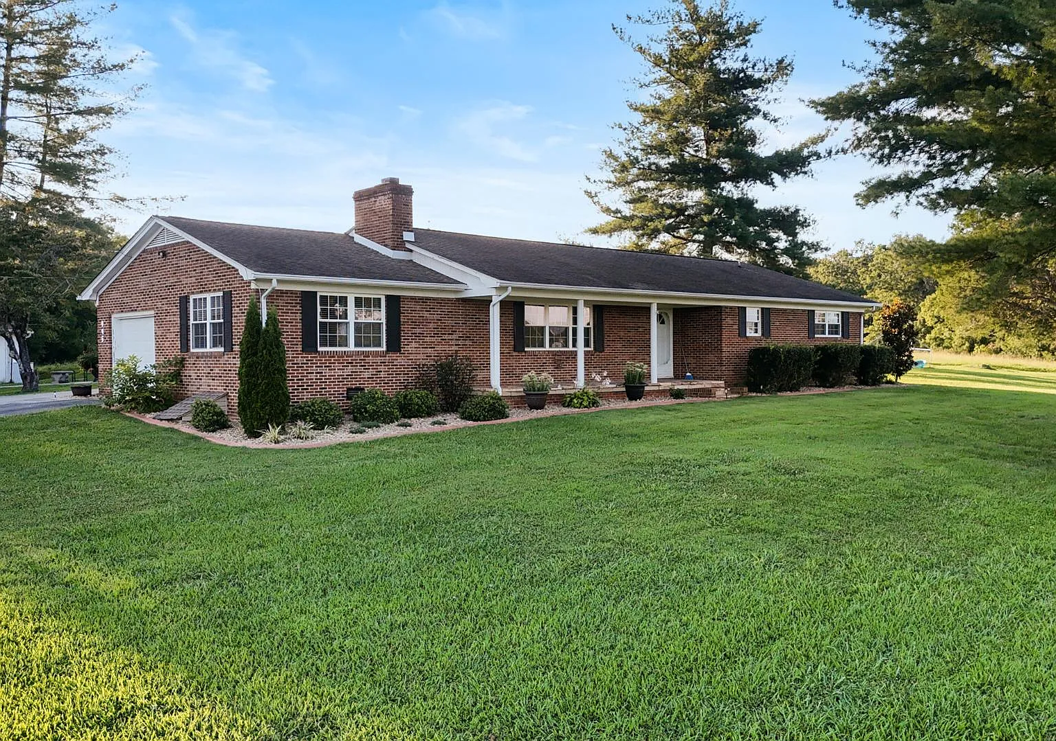 995 Leadmine Rd — Photo 1