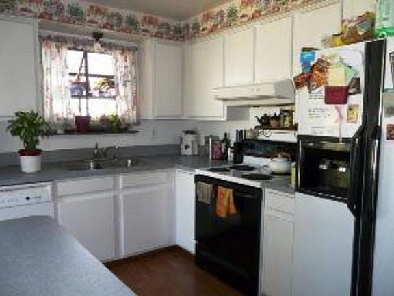 5th image of 3105 S 72nd St