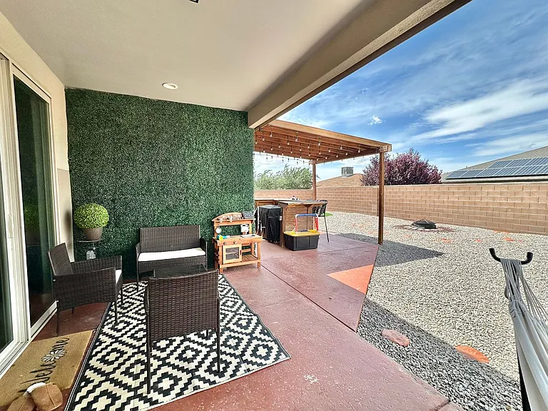 1077 El Nido Dr — Photo 3