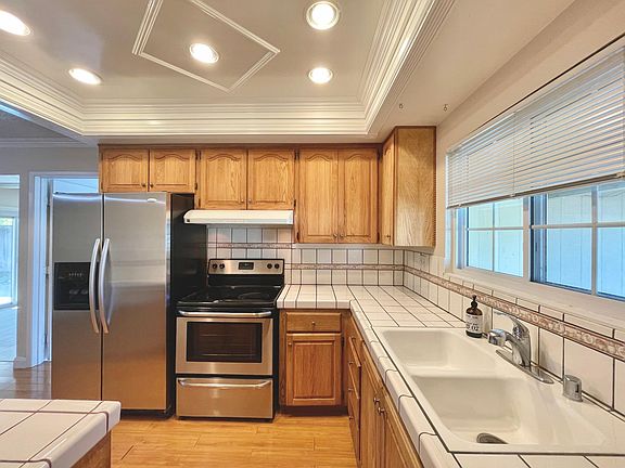 2nd image of 34847 Gladstone Pl