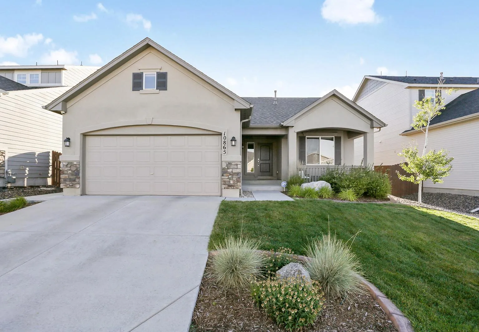 4 bed, 2744 sqft, $2,950 — Photo 1