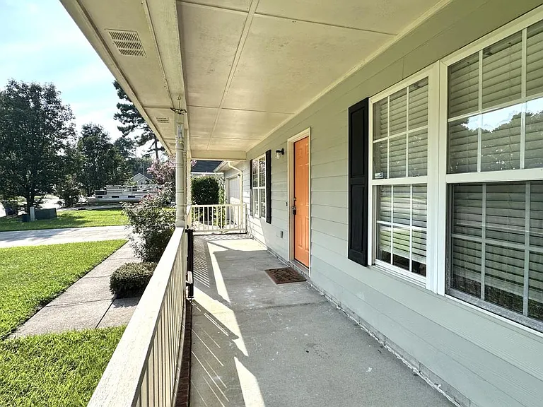 124 Bayou Ct — Photo 2