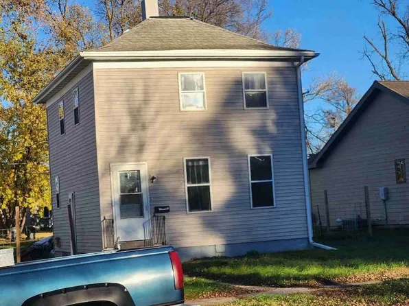 9 E 3rd St, Morris, MN 56267