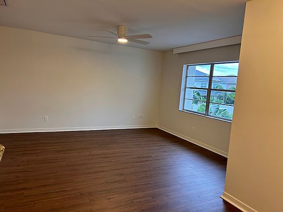 5th image of 304 S Habana Ave APT 7