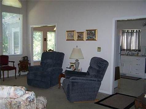 5th image of 2901 Garland St