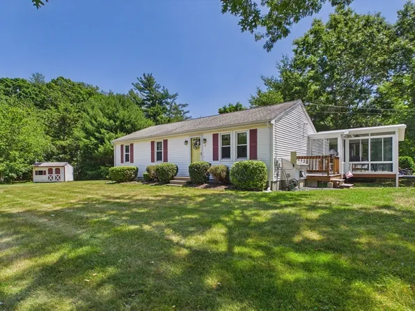 8 Cotuit Rd, Taunton, MA 02780