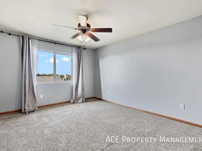 3119 New England St — Photo 6