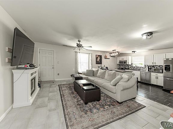 5th image of 513 S 1st St