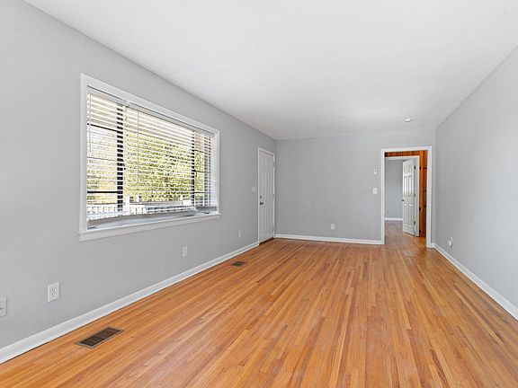 5th image of 603 Bitsy Ln