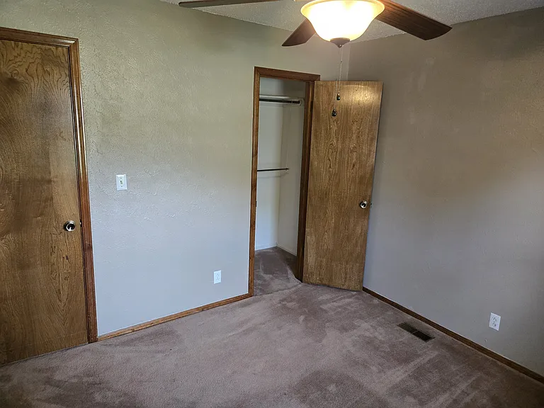 5625 Fountain Head Dr — Photo 13