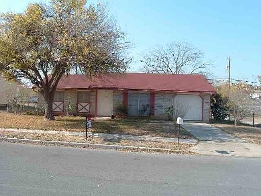 1st image of 130 STAPLETON DR