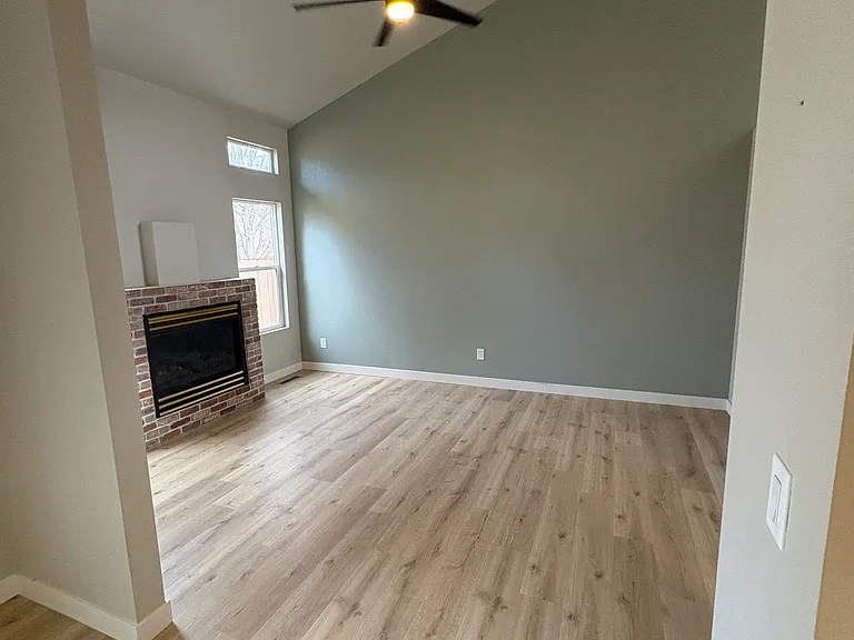 104 Crabapple Dr — Photo 6