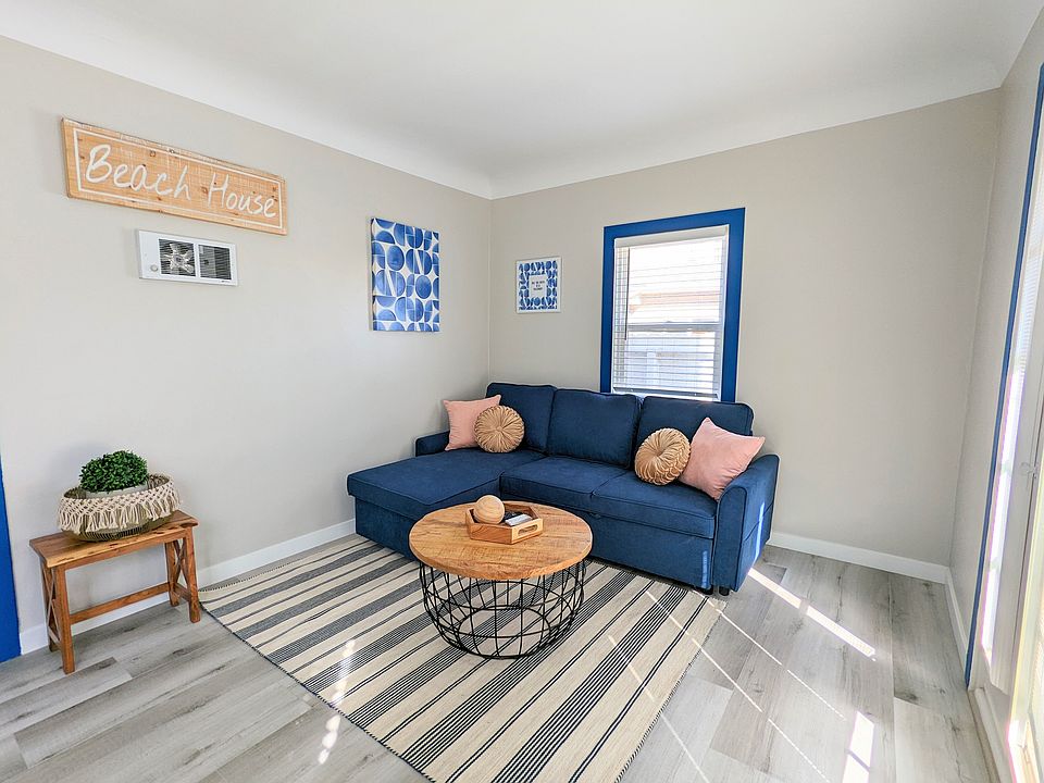 1st image of 812 Ormond Ct #812