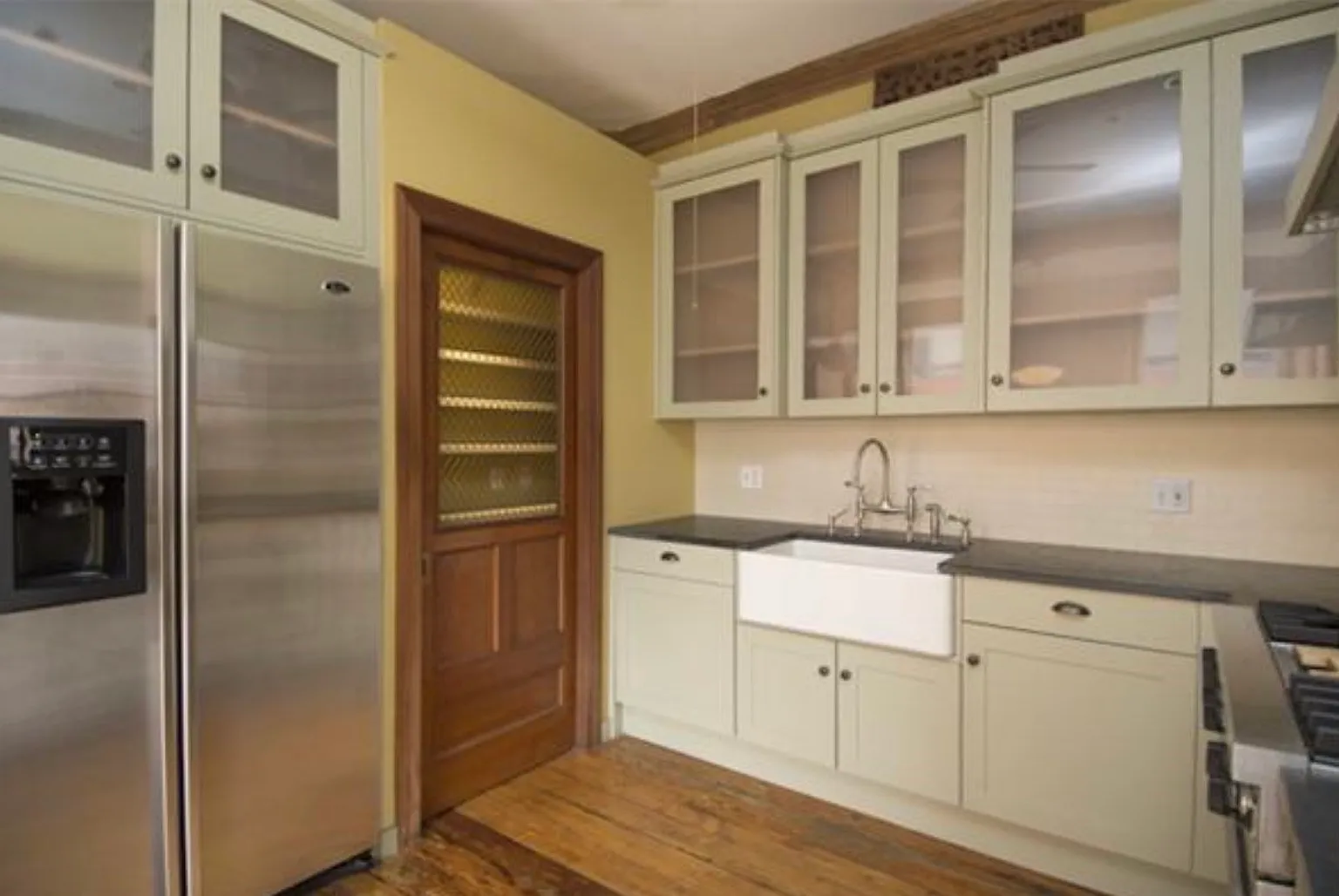 1 bed, 1.0 bath, 1250 sqft, $3,995 — Photo 2