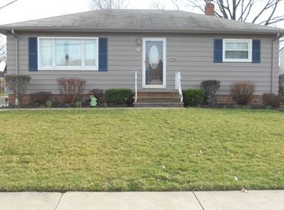30116 Forest Grove Rd, Willowick, OH 44095