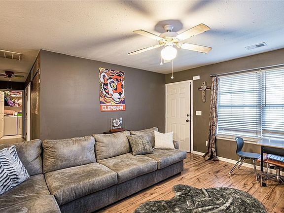 2nd image of 122 Soren Ln
