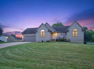 2101 Appleway Dr, Jackson, MI 49203