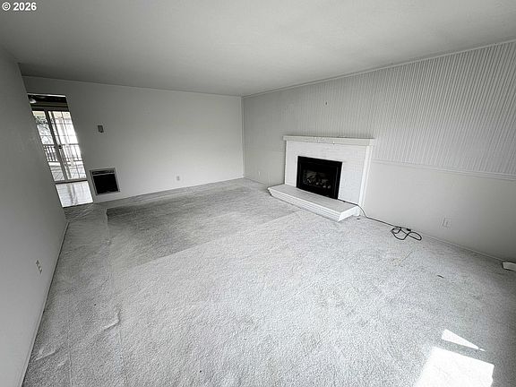 4th image of 1755 Alderwood St