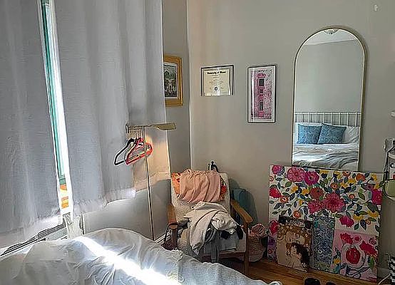 2nd image of 608 E 11th St APT 2
