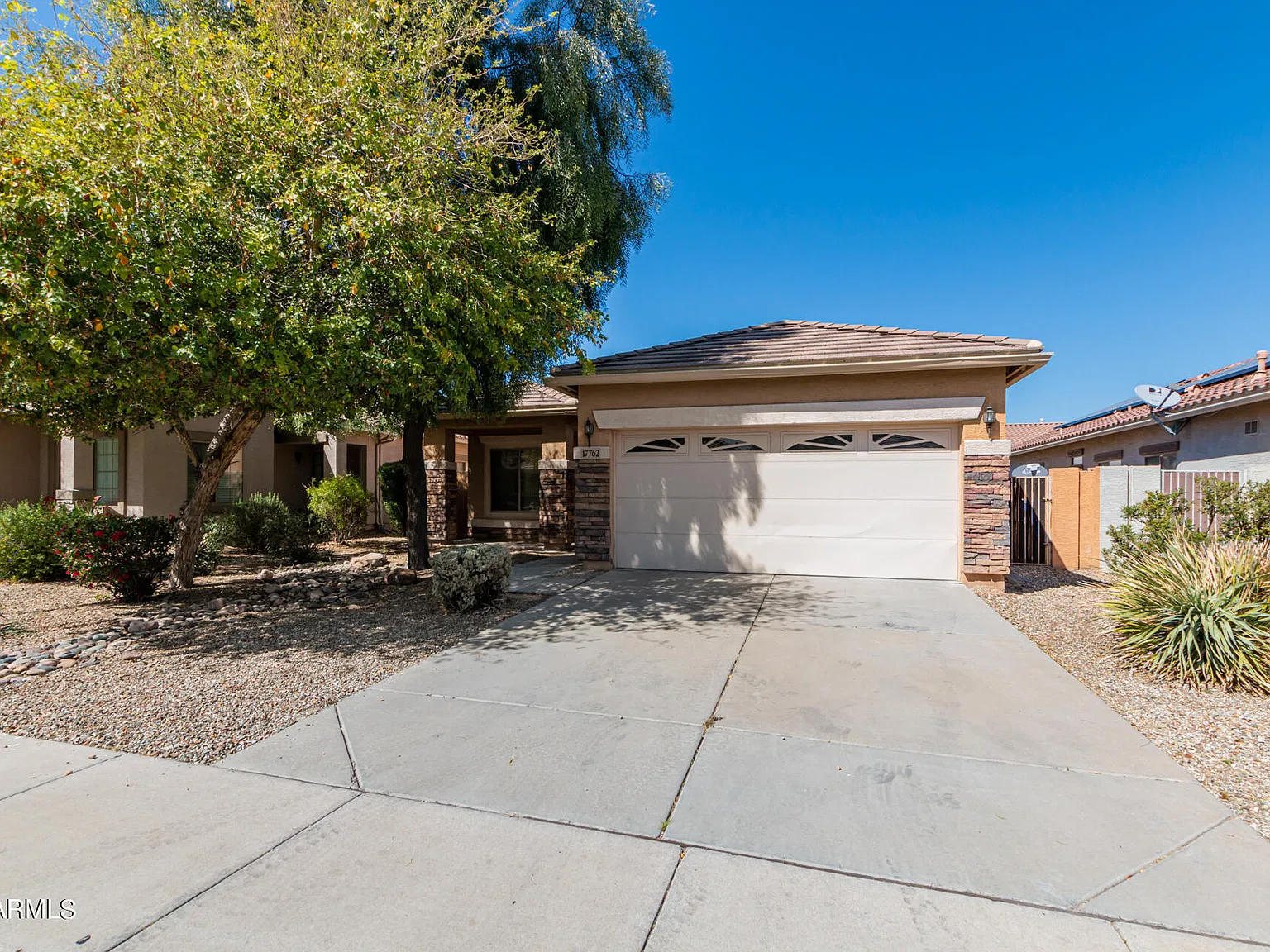 3 bed, 2.0 bath, 1407 sqft, $1,875 — Photo 3