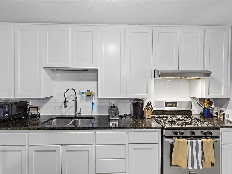 4228 Winfield Ave — Photo 9