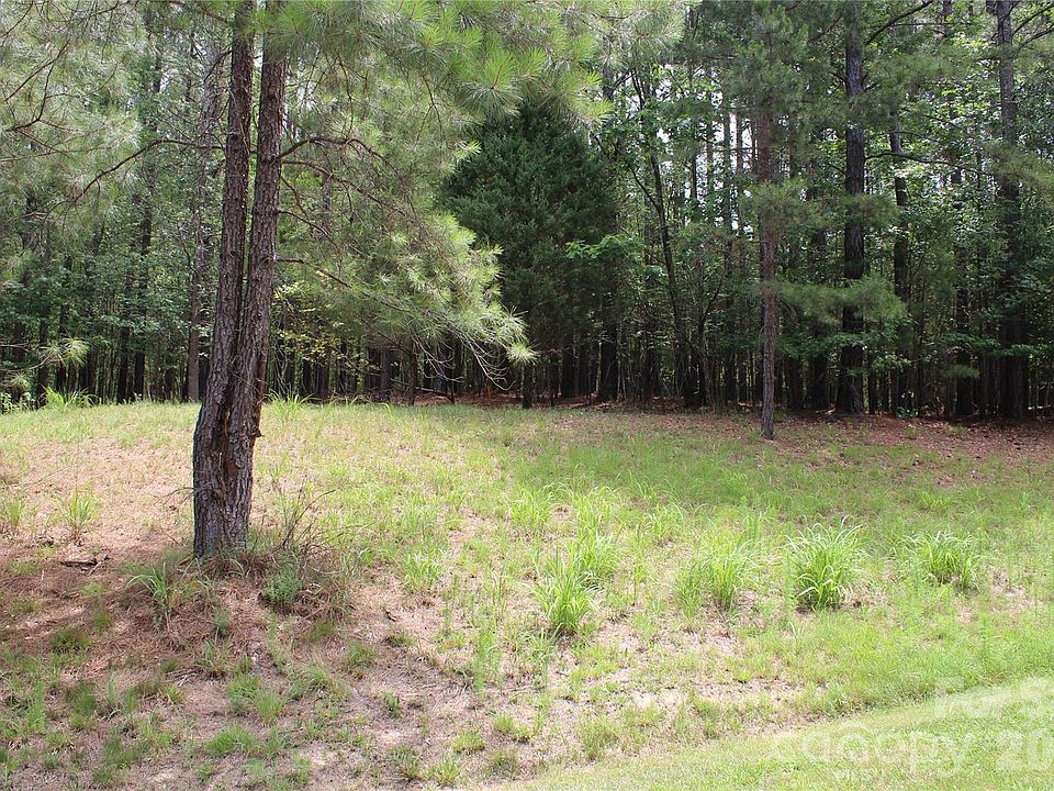 2nd image of 118 Water Oak Way