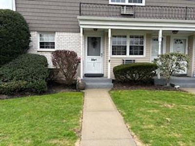 4420 Wilshire Lane #J20, Oakdale, NY, 11769