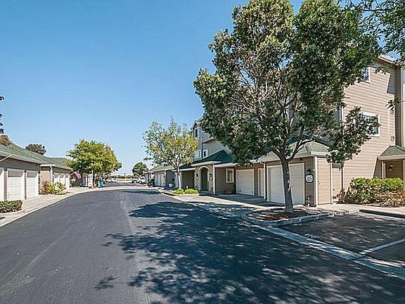 2nd image of 115 Farallon Dr