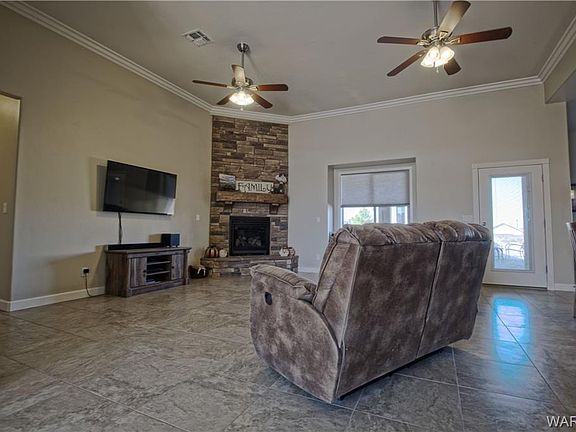 4th image of 2035 Comanche Dr