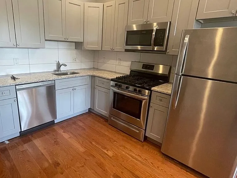 733 N 44th St #1A — Photo 9