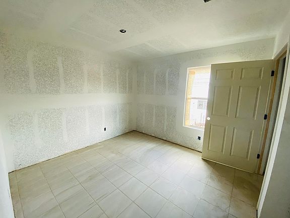 4th image of 5917 Tampa Ave