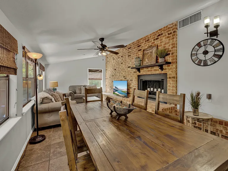 1015 Reiley Rd — Photo 11