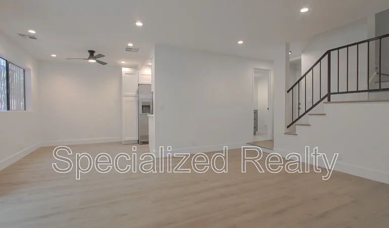9603 Van Nuys Blvd #B — Photo 1
