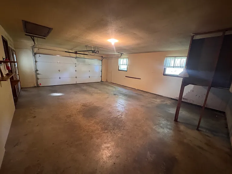 1136 Lexington Rd — Photo 20