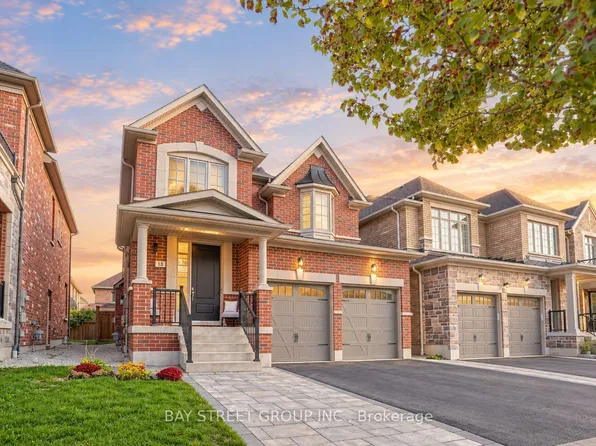 13 Micklefield Ave, Whitby, ON L1P 0C2