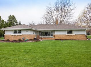 1085 Simon Dr, Brookfield, WI 53005