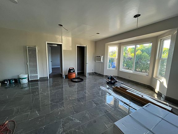 2nd image of 6157 Auckland Ave