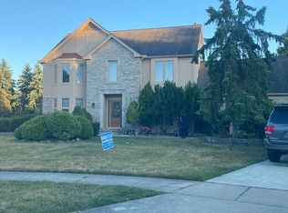 4049 Glencastle Dr, Troy, MI