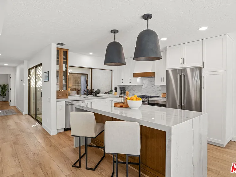 72417 Rolling Knolls Dr — Photo 1