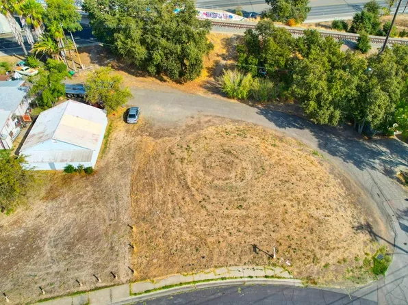 760 Elm St, West Sacramento, CA 95605