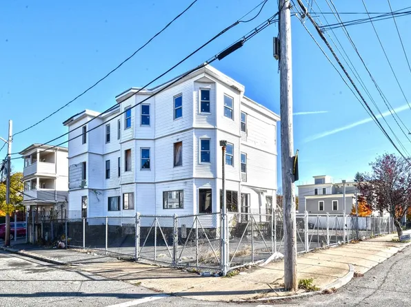 703 N Main St, Brockton, MA 02301