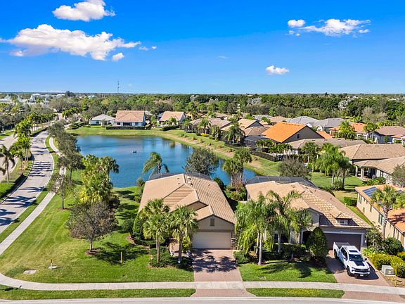 2nd image of 255 SE Courances Drive