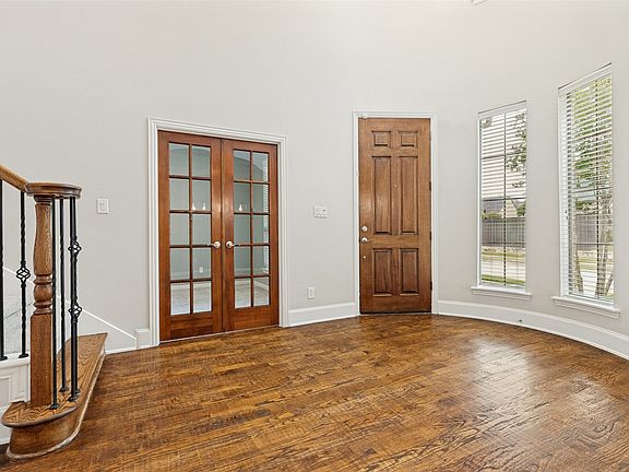 3rd image of 9406 Ironwood Dr