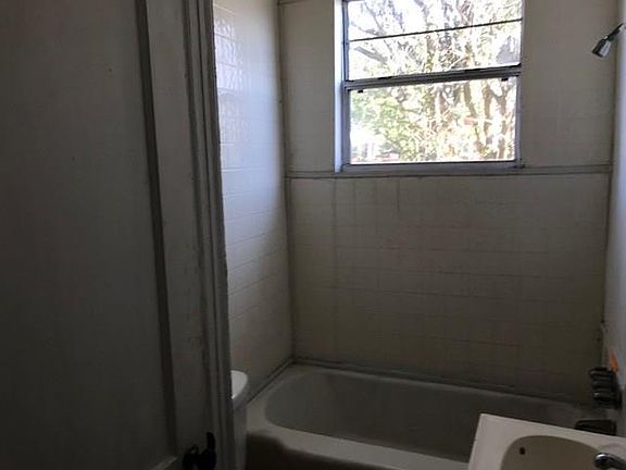 3rd image of 1710 Spain St